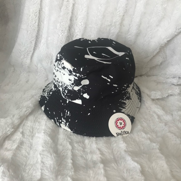 Accessories - 2 in 1 reversible bucket hat…Brand New!!